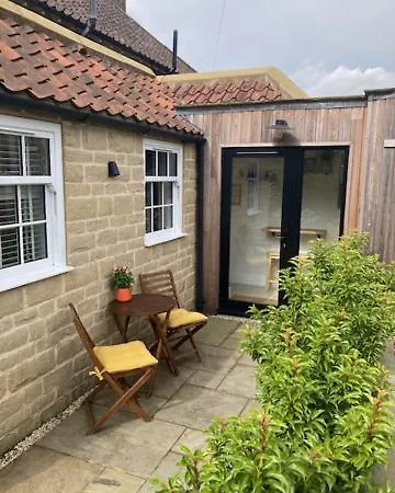 The Larch Bed & Breakfast 3*